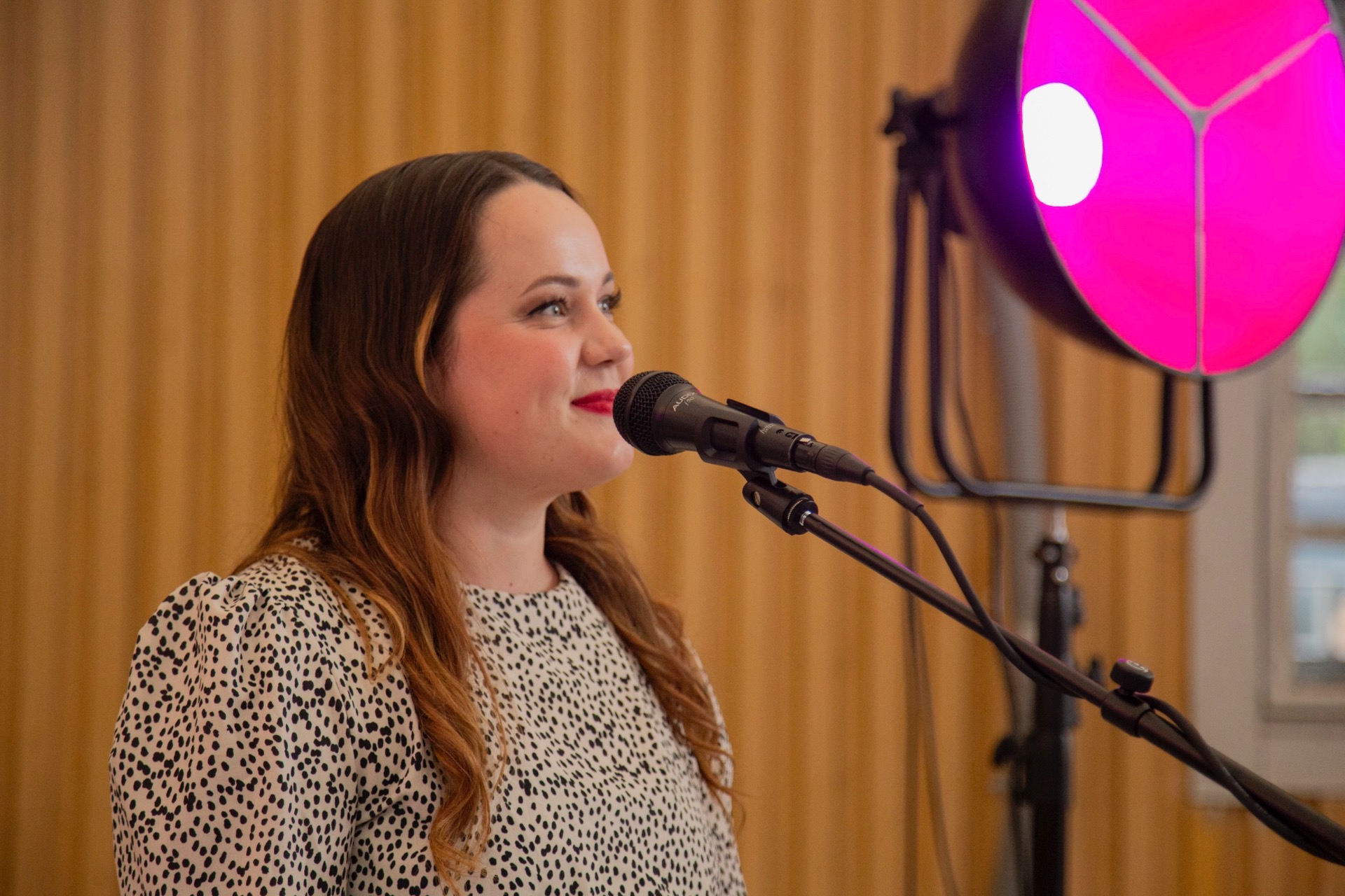 Anni (laulu, piano, saksofoni)